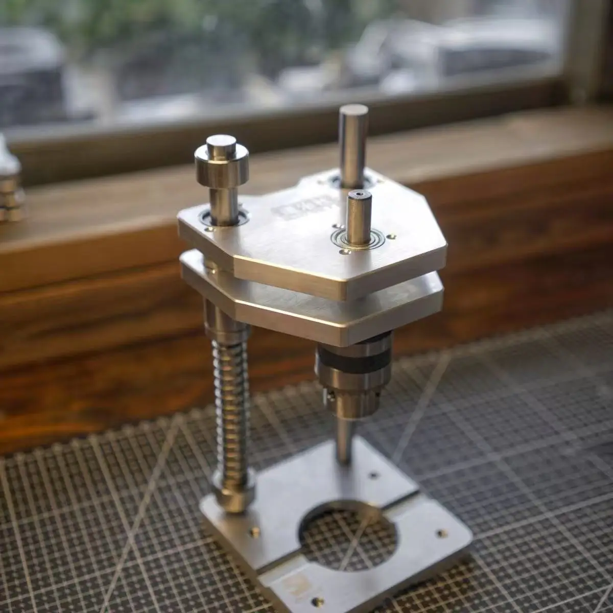 แท่นเจาะแนวตั้งความแม่นยำสูง - - Drill Press บทวิจารณ์และราคา